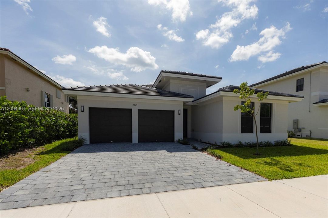 For Sale: $999,990 (4 beds, 3 baths, 0 Square Feet)