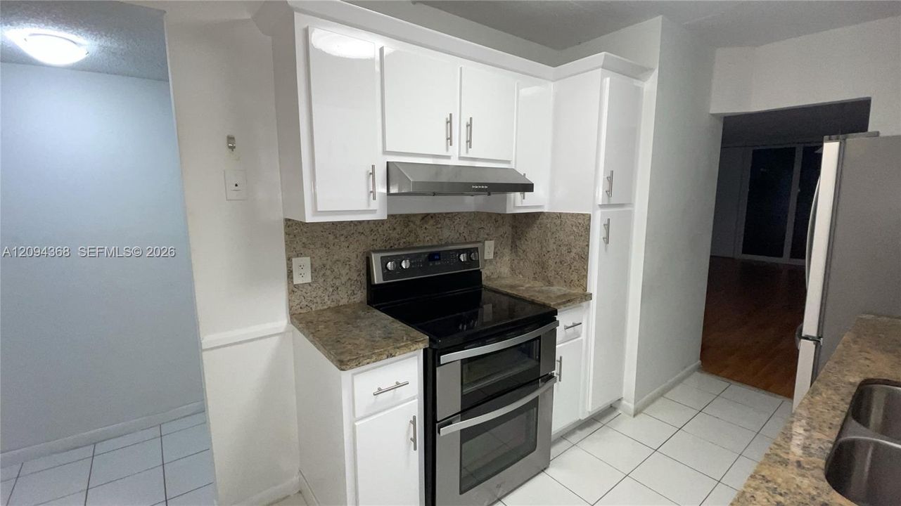 For Sale: $170,000 (2 beds, 2 baths, 1015 Square Feet)
