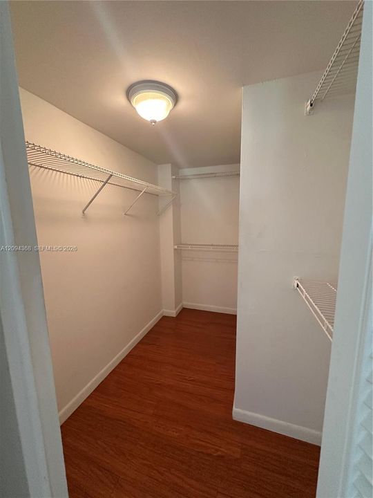 For Sale: $170,000 (2 beds, 2 baths, 1015 Square Feet)