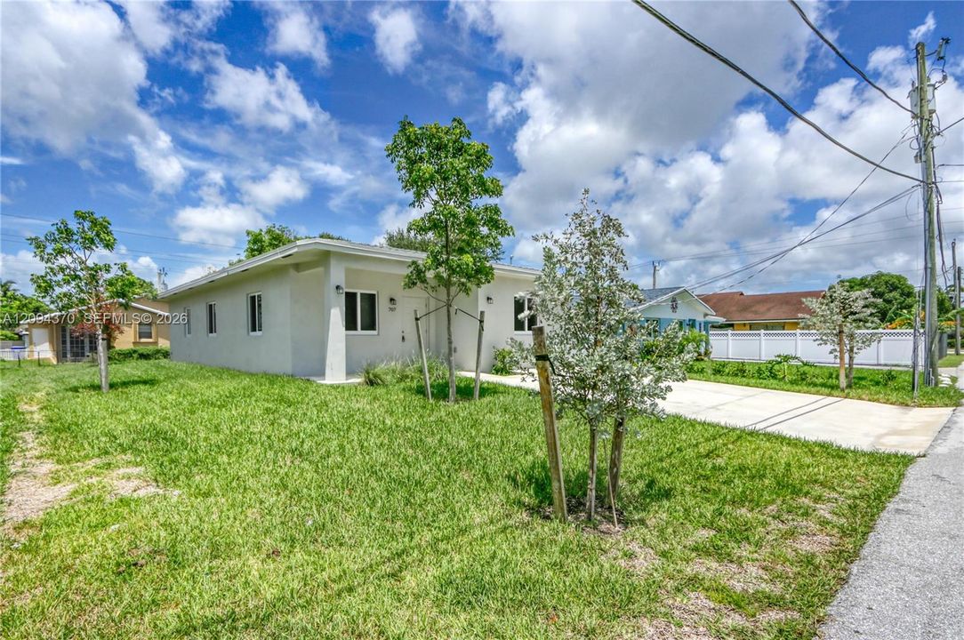 В аренду: $3,893 (5 спален, 2 ванн, 1414 Квадратных фут)