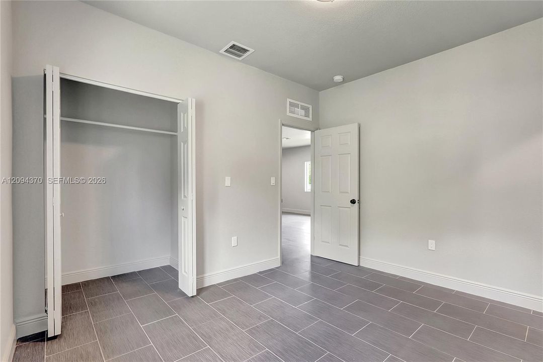 В аренду: $3,893 (5 спален, 2 ванн, 1414 Квадратных фут)