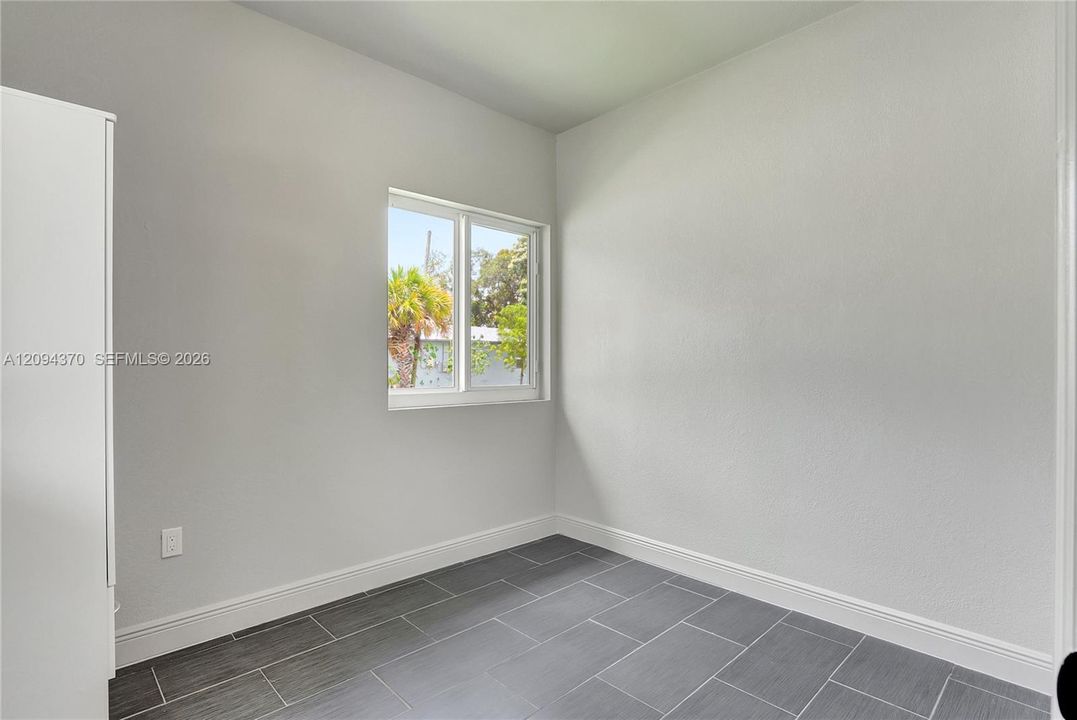 В аренду: $3,893 (5 спален, 2 ванн, 1414 Квадратных фут)