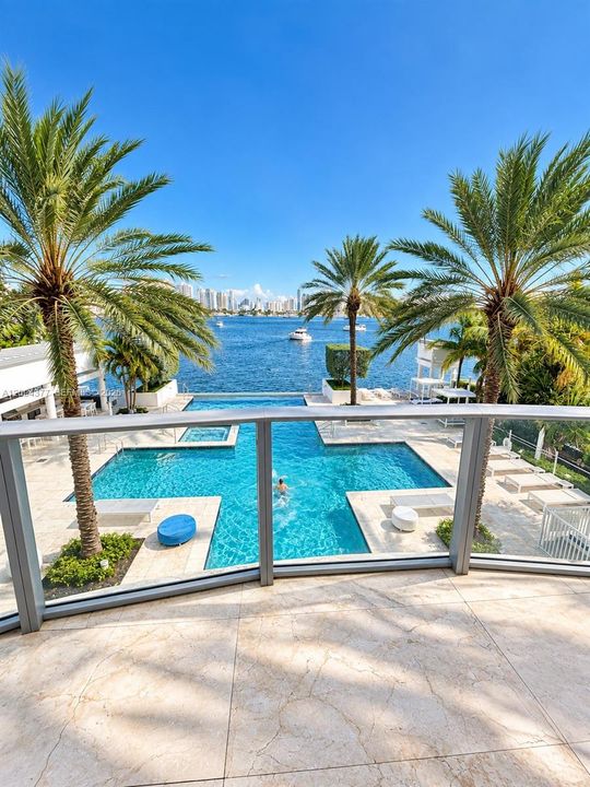 For Sale: $1,450,000 (2 beds, 2 baths, 1828 Square Feet)
