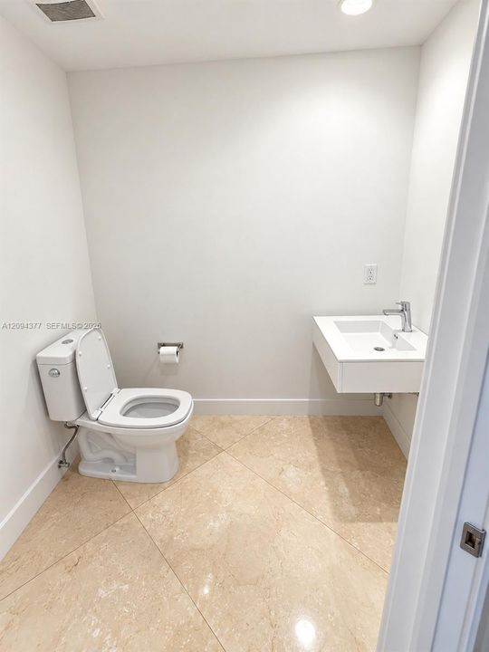 For Sale: $1,450,000 (2 beds, 2 baths, 1828 Square Feet)