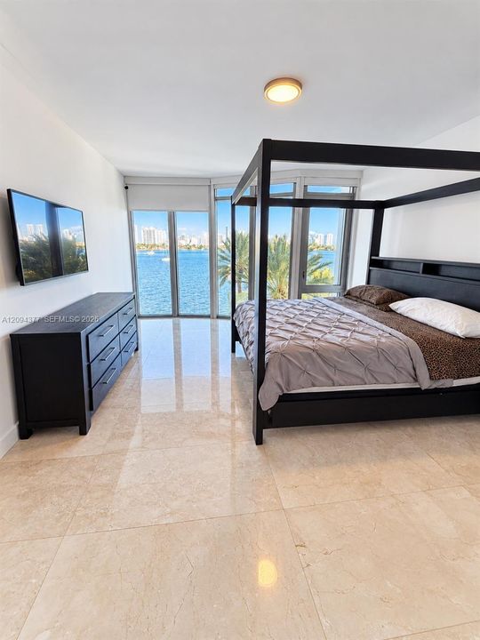For Sale: $1,450,000 (2 beds, 2 baths, 1828 Square Feet)