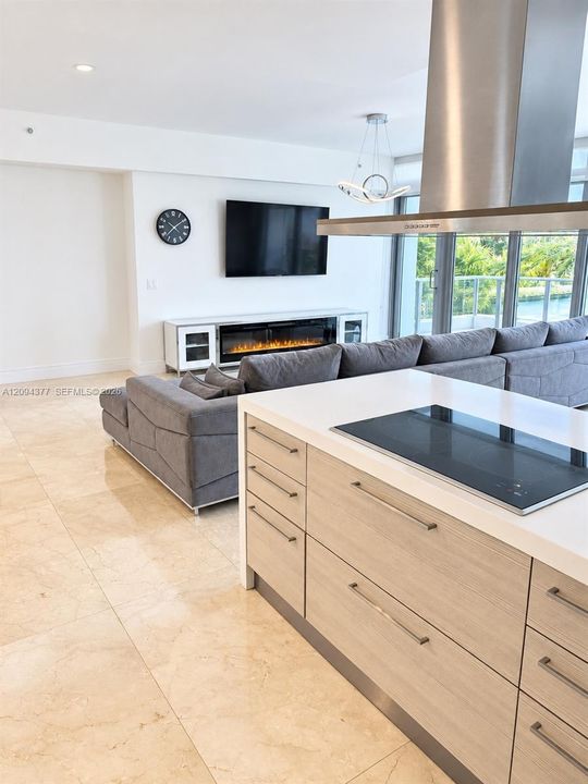 For Sale: $1,450,000 (2 beds, 2 baths, 1828 Square Feet)