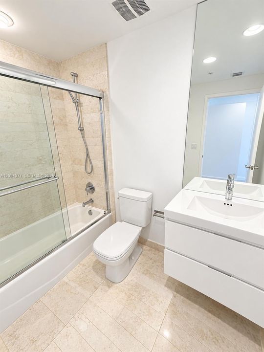 For Sale: $1,450,000 (2 beds, 2 baths, 1828 Square Feet)