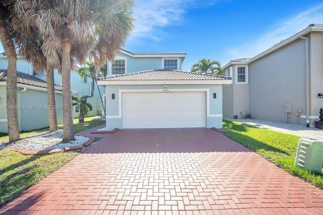 En Venta: $500,000 (4 camas, 2 baños, 2383 Pies cuadrados)