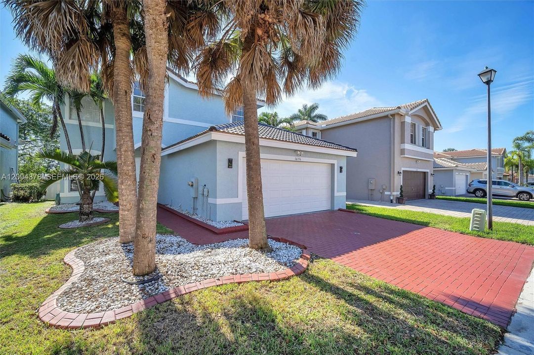 En Venta: $500,000 (4 camas, 2 baños, 2383 Pies cuadrados)