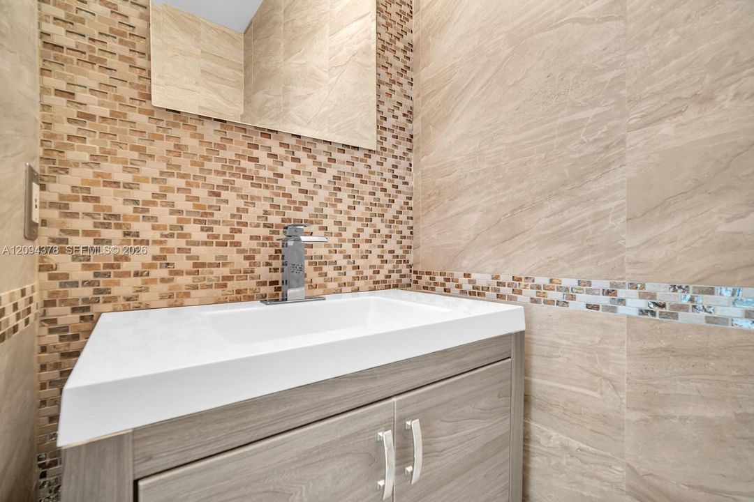 En Venta: $500,000 (4 camas, 2 baños, 2383 Pies cuadrados)