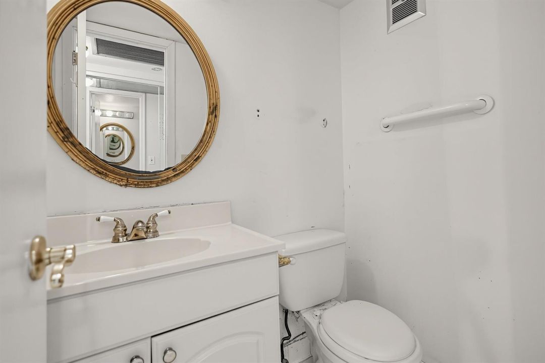 26_245_Camden_K-Bathroom-0311