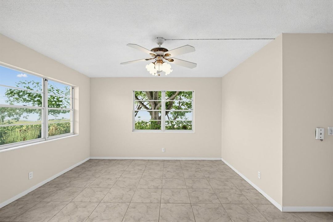 11_245_Camden_K-Living_room-0300