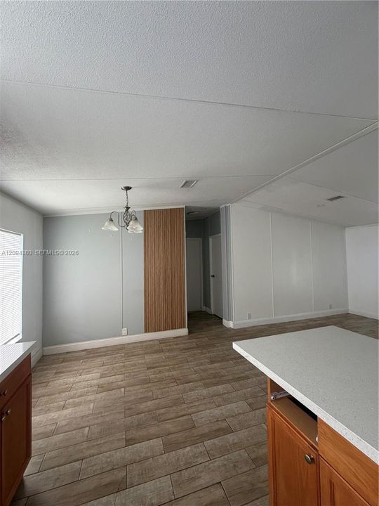 For Rent: $2,590 (3 beds, 2 baths, 1430 Square Feet)