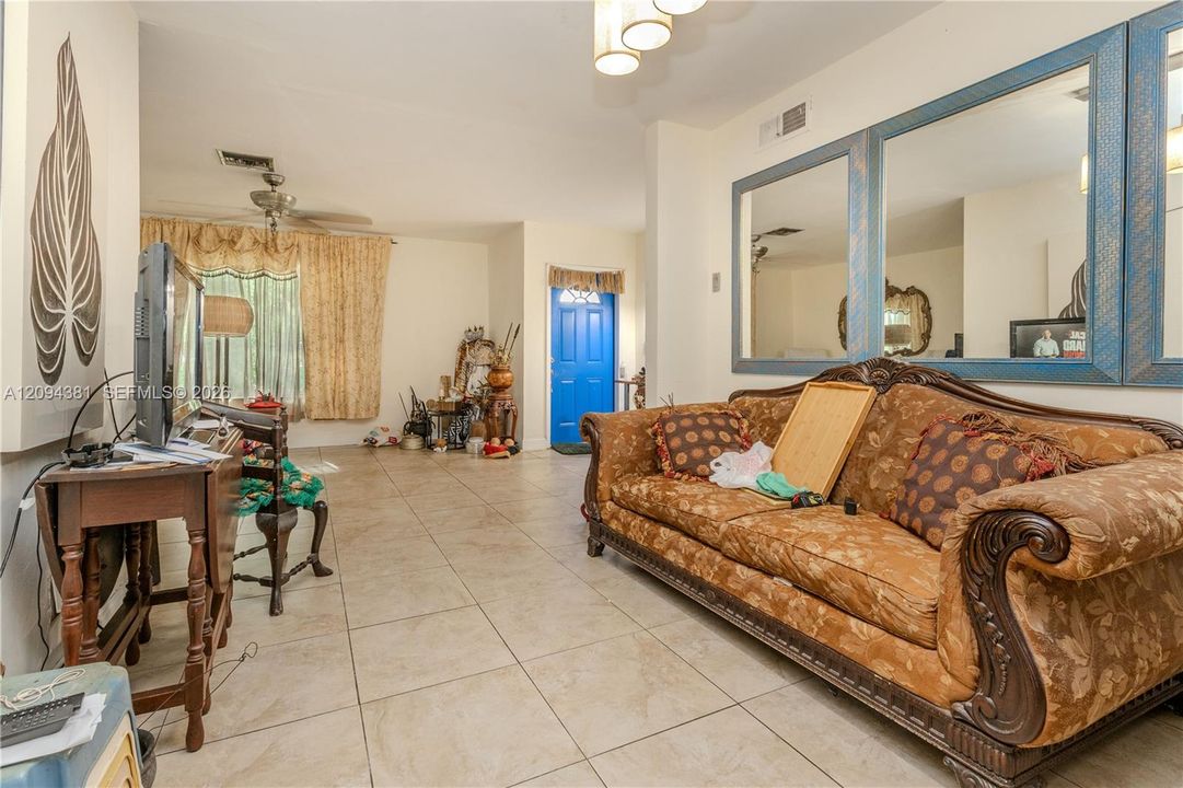 For Sale: $579,990 (5 beds, 2 baths, 1891 Square Feet)