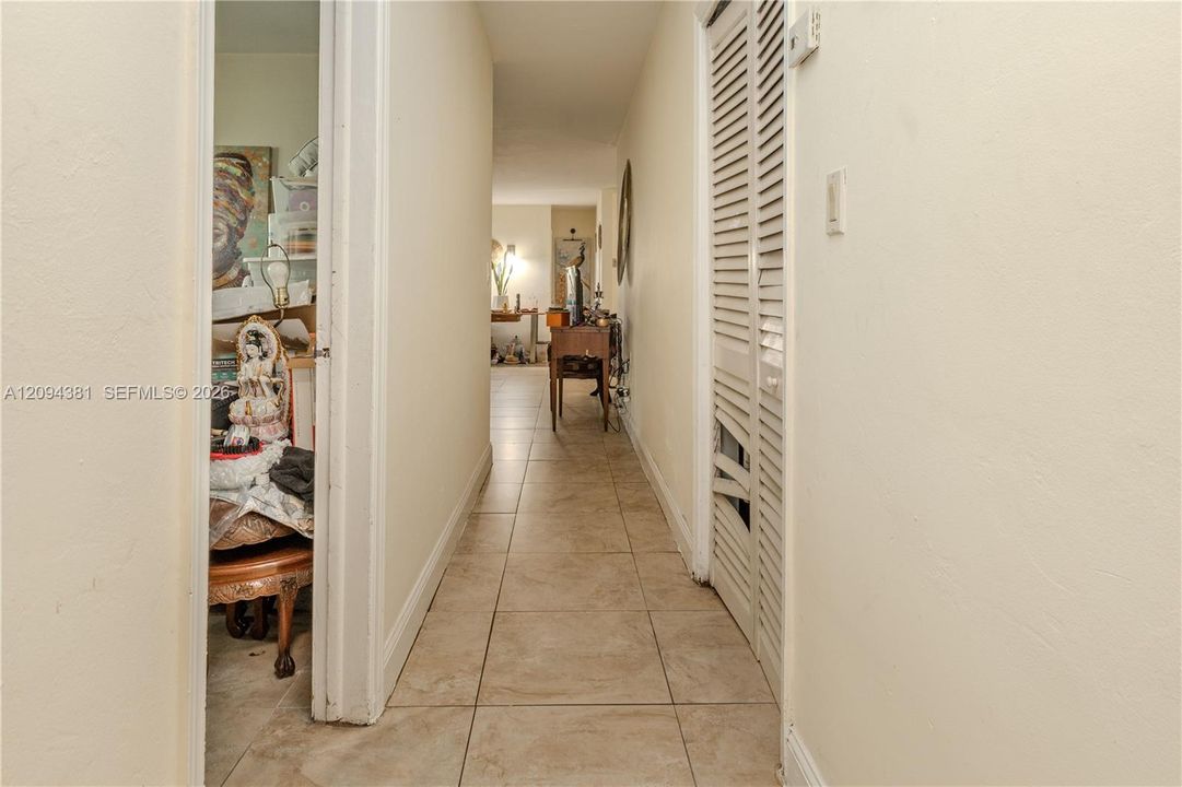 For Sale: $579,990 (5 beds, 2 baths, 1891 Square Feet)