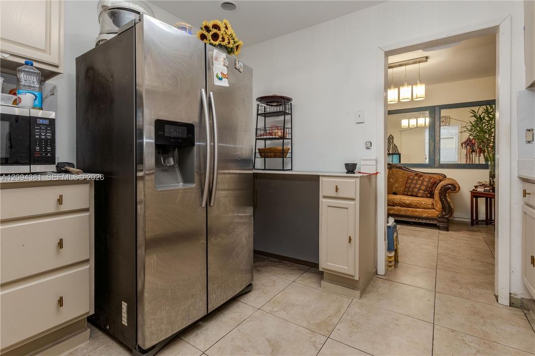 For Sale: $579,990 (5 beds, 2 baths, 1891 Square Feet)