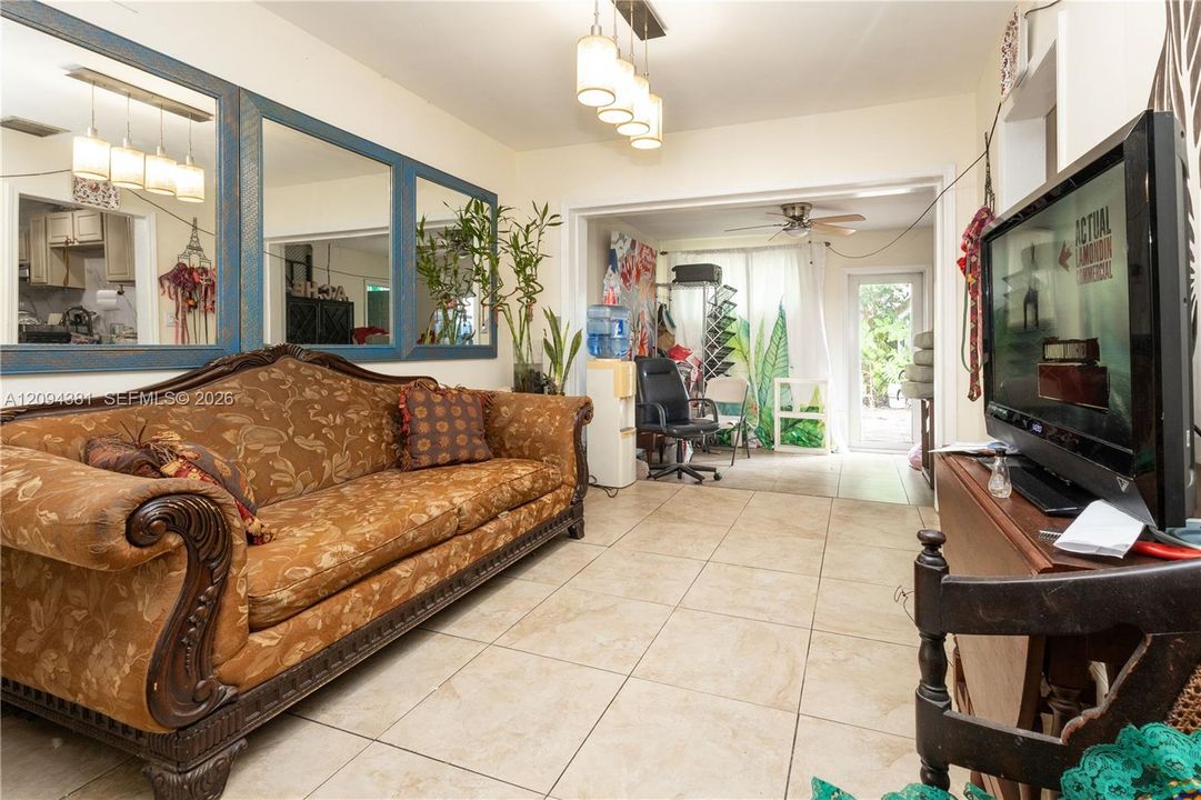 For Sale: $579,990 (5 beds, 2 baths, 1891 Square Feet)