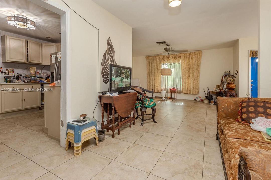 For Sale: $579,990 (5 beds, 2 baths, 1891 Square Feet)