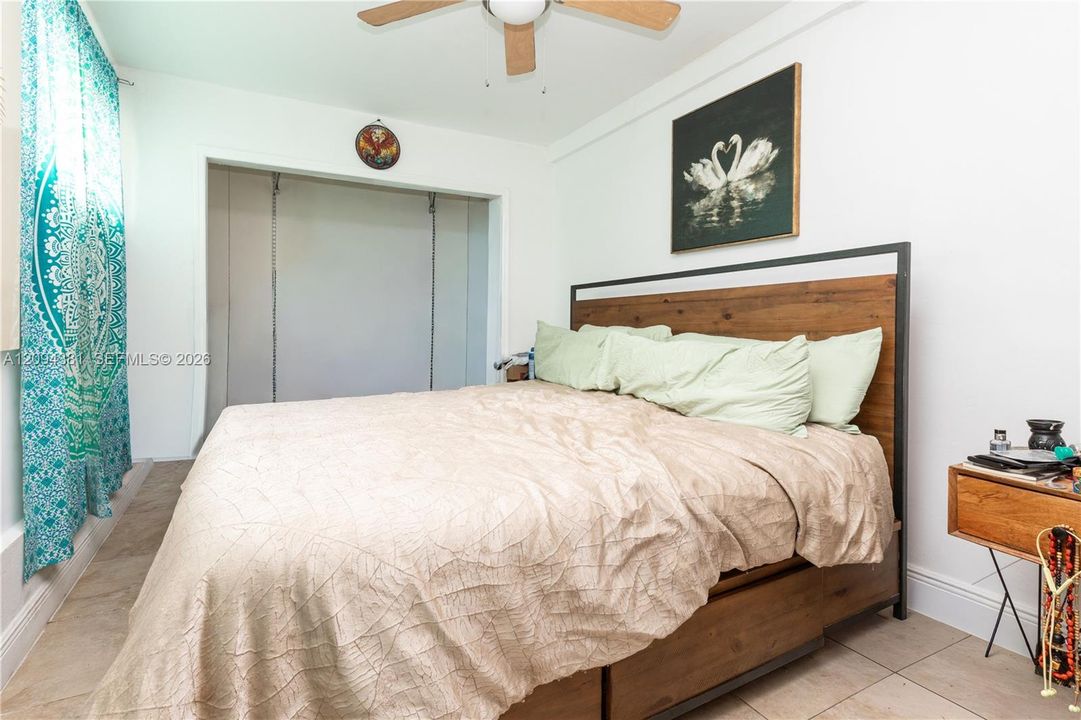 For Sale: $579,990 (5 beds, 2 baths, 1891 Square Feet)