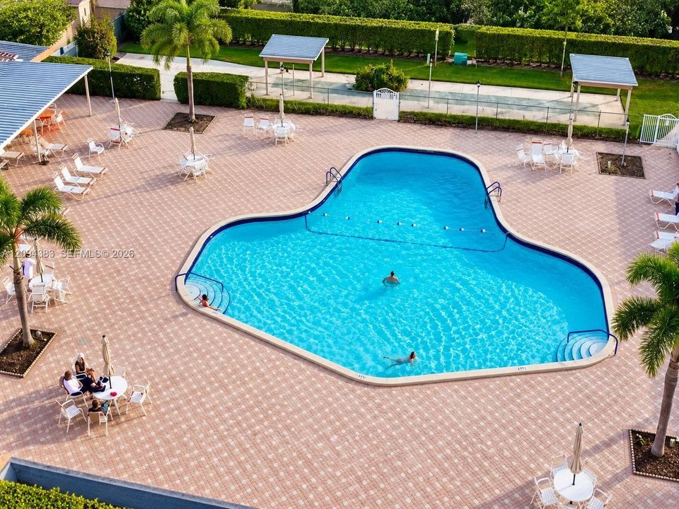 На продажу: $138,900 (2 спален, 2 ванн, 910 Квадратных фут)