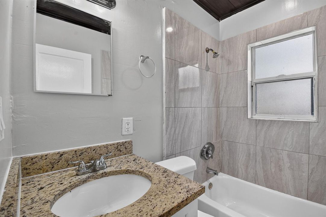 8877thSt-Unit200(15)a