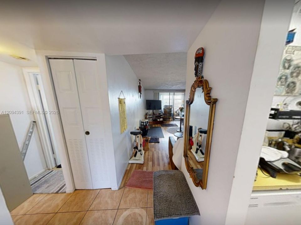 For Sale: $75,000 (1 beds, 1 baths, 644 Square Feet)