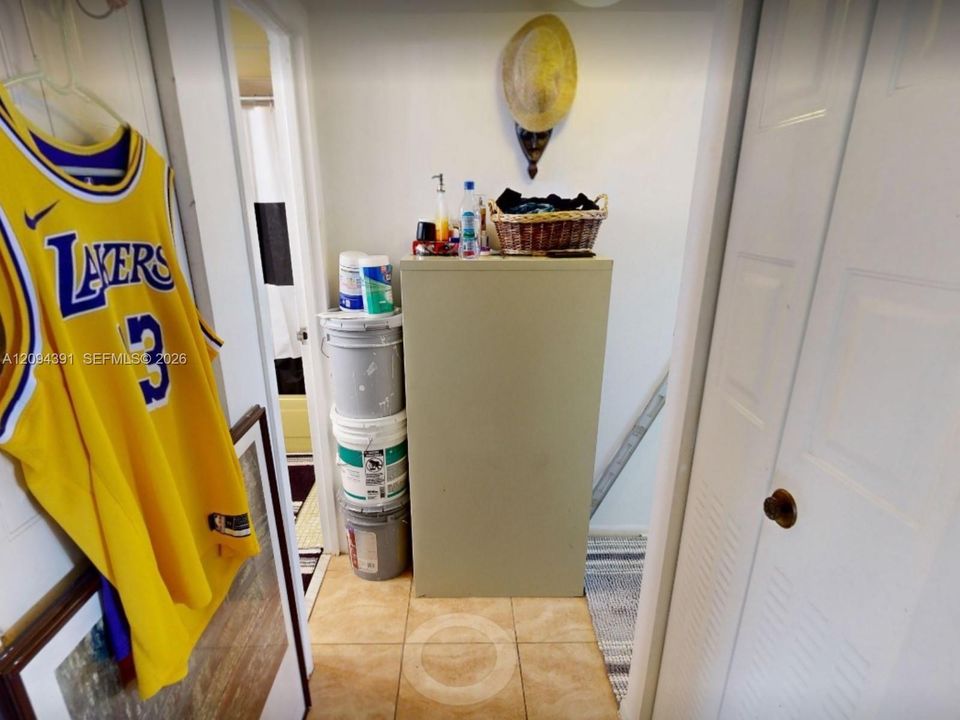 For Sale: $75,000 (1 beds, 1 baths, 644 Square Feet)