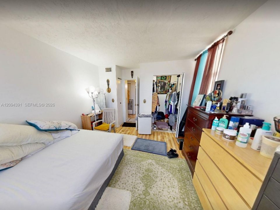 For Sale: $75,000 (1 beds, 1 baths, 644 Square Feet)