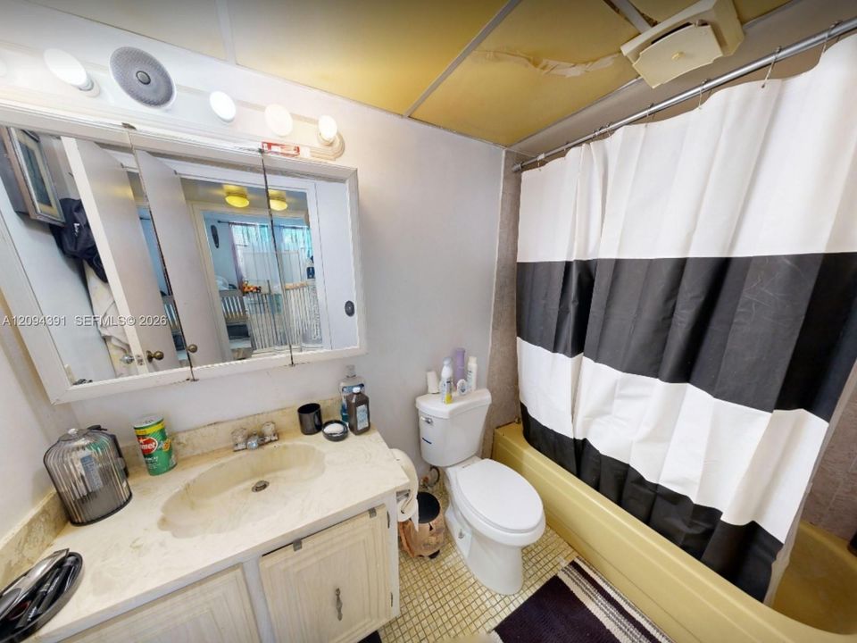 For Sale: $75,000 (1 beds, 1 baths, 644 Square Feet)