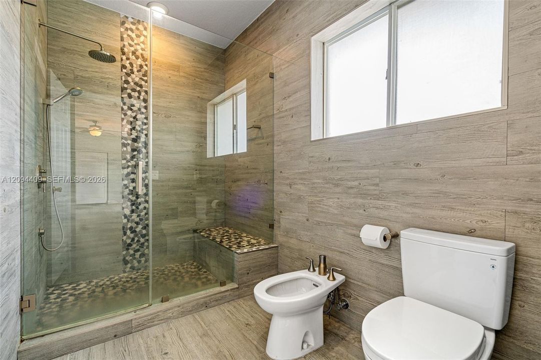 For Sale: $750,000 (5 beds, 3 baths, 2319 Square Feet)