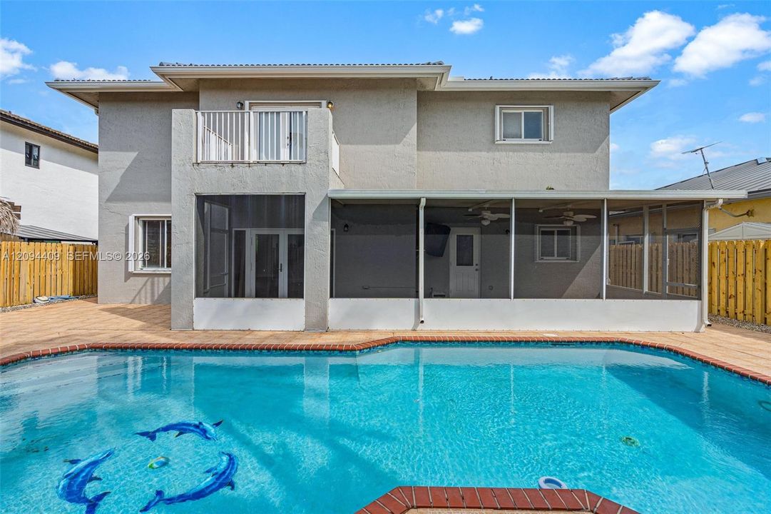 For Sale: $750,000 (5 beds, 3 baths, 2319 Square Feet)