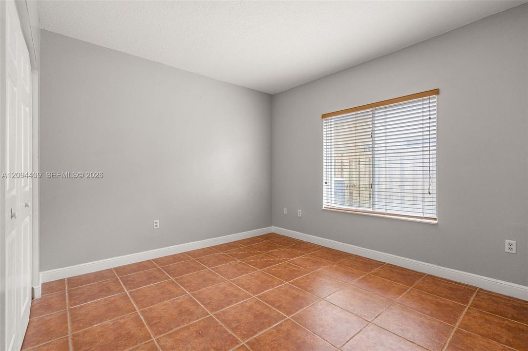 For Sale: $750,000 (5 beds, 3 baths, 2319 Square Feet)