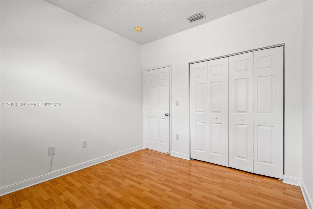 For Sale: $750,000 (5 beds, 3 baths, 2319 Square Feet)