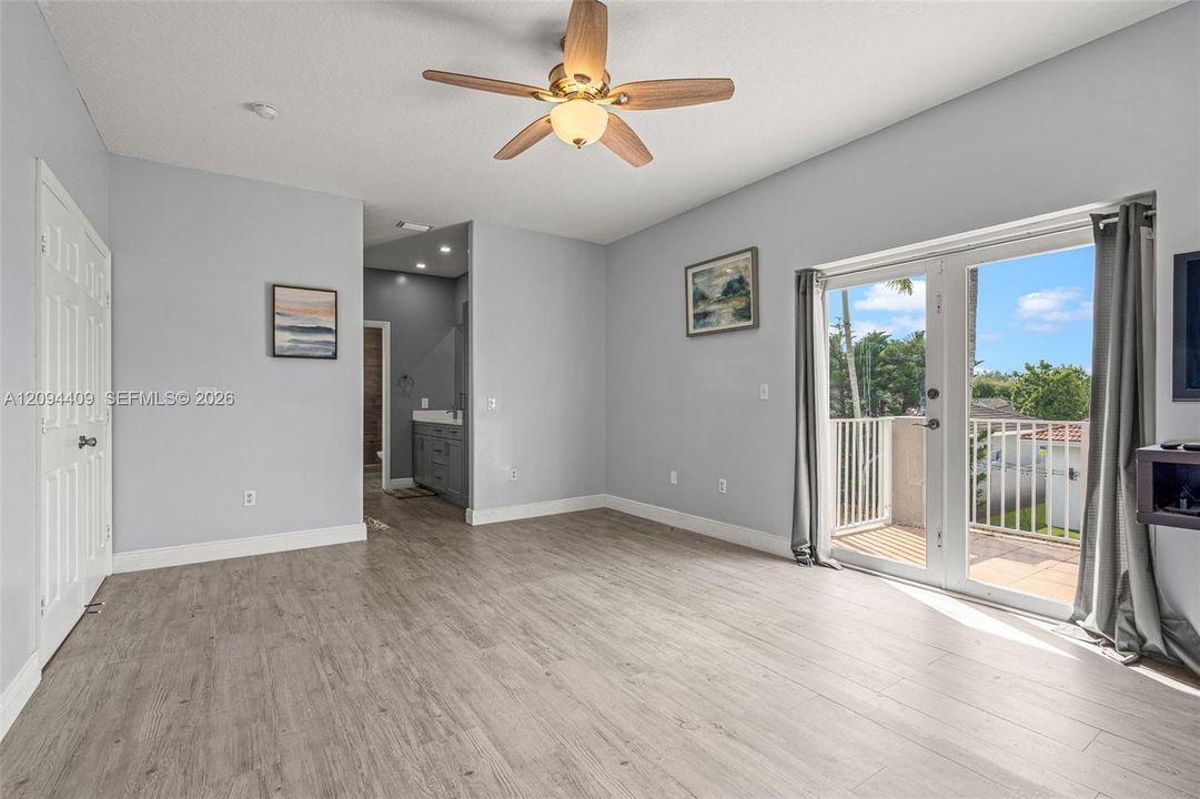 For Sale: $750,000 (5 beds, 3 baths, 2319 Square Feet)