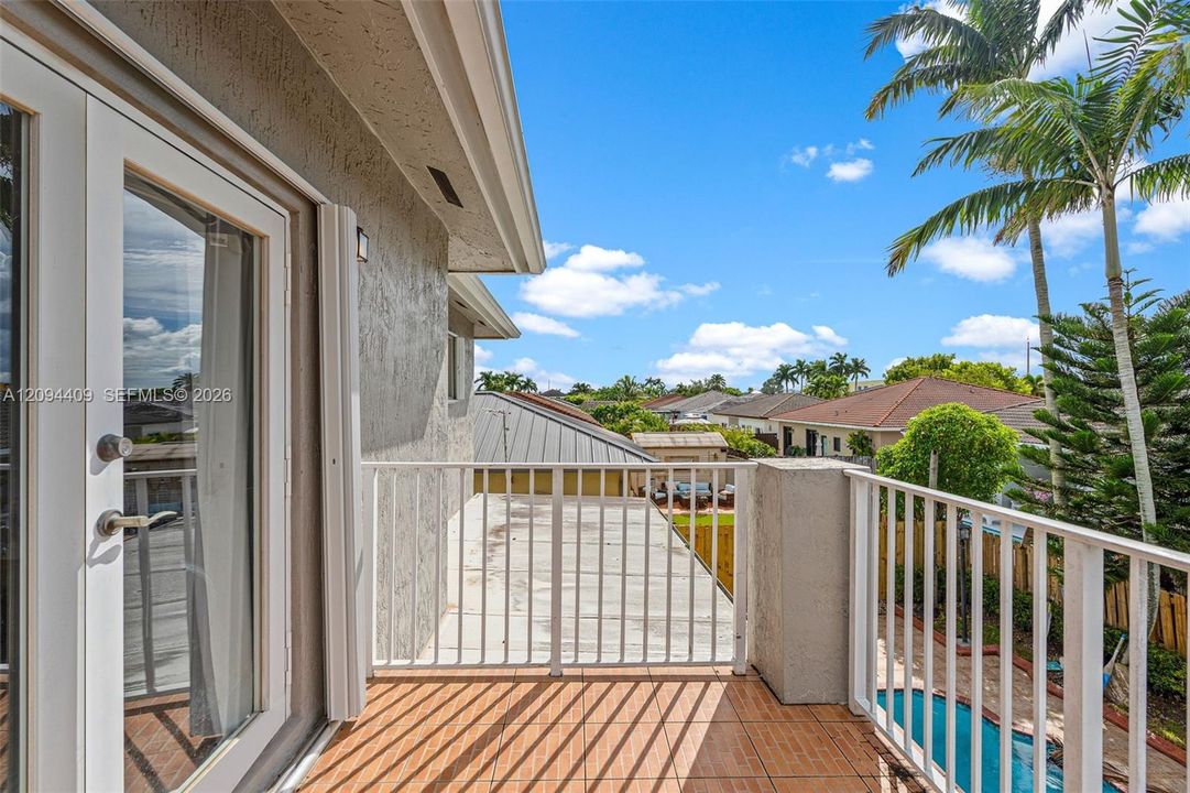 For Sale: $750,000 (5 beds, 3 baths, 2319 Square Feet)