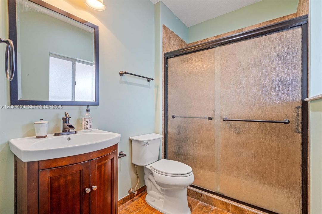 For Sale: $750,000 (5 beds, 3 baths, 2319 Square Feet)