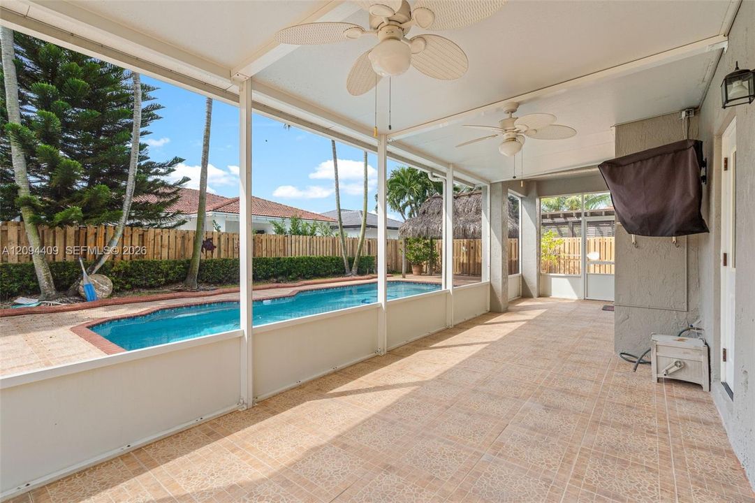 For Sale: $750,000 (5 beds, 3 baths, 2319 Square Feet)