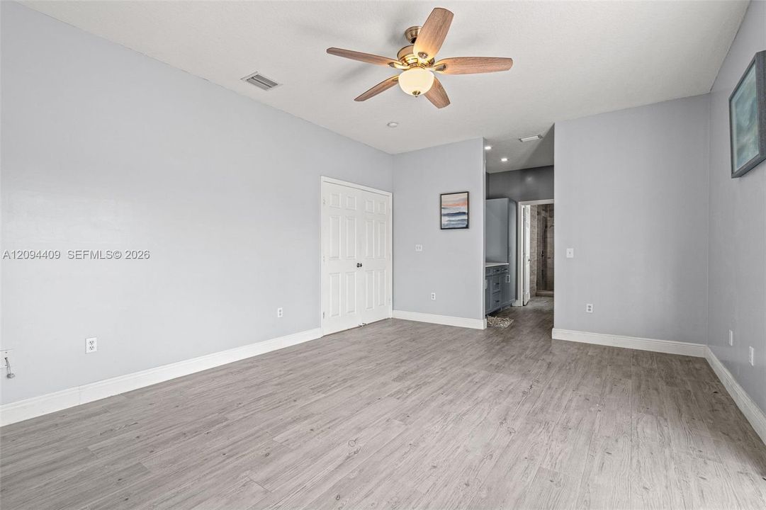 For Sale: $750,000 (5 beds, 3 baths, 2319 Square Feet)