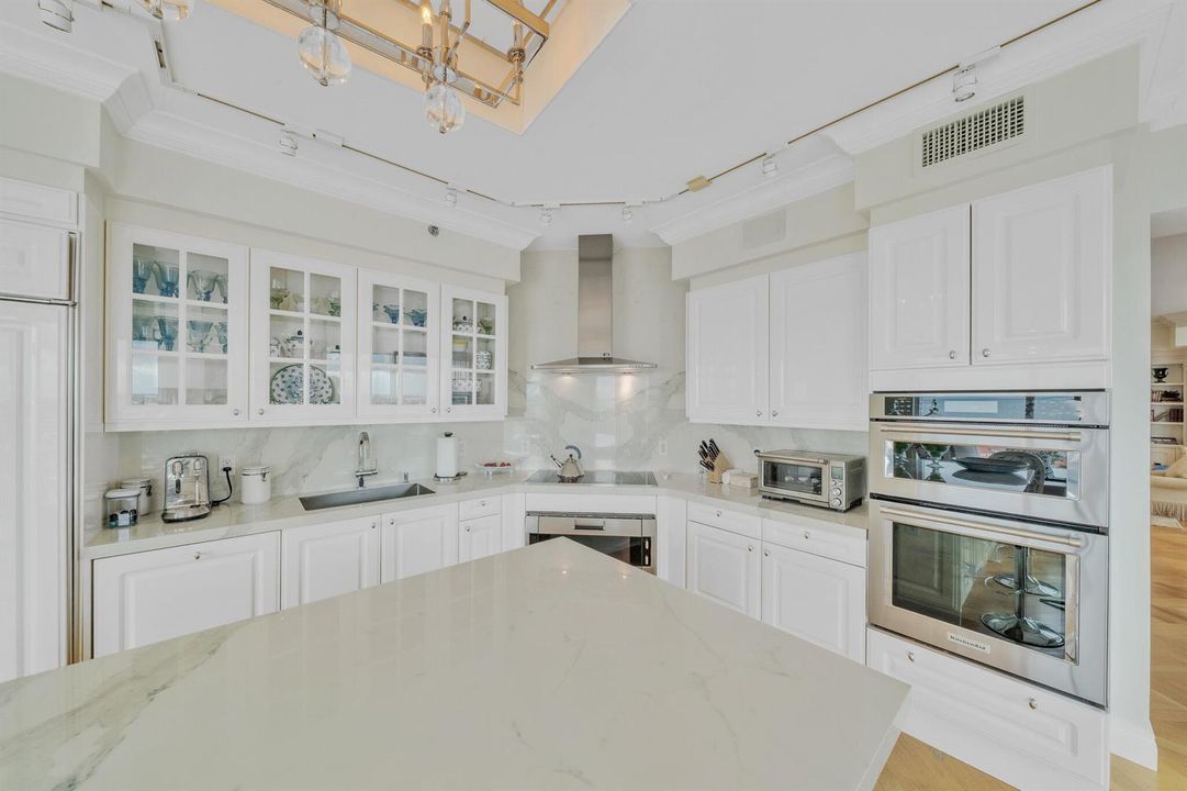 8 Kitchen (2)