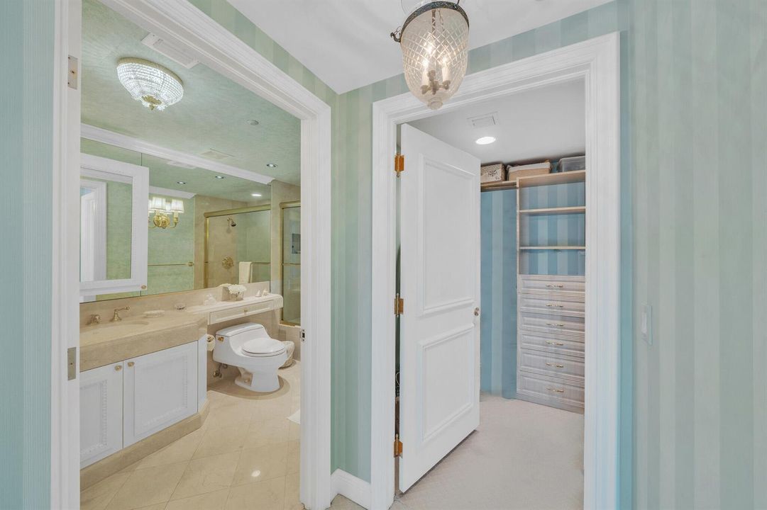 24 Guest Bedroom Suite A (3)