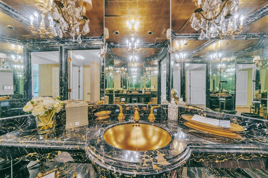 20 Half Bath (2)