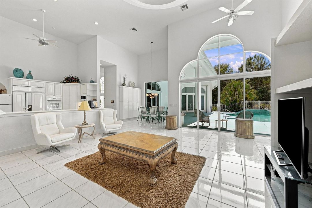13_family room