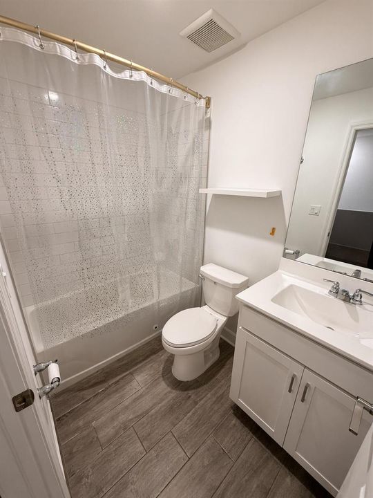 17-hall-bath
