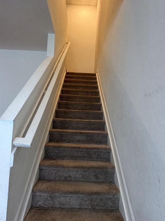 18-stairs-carpet