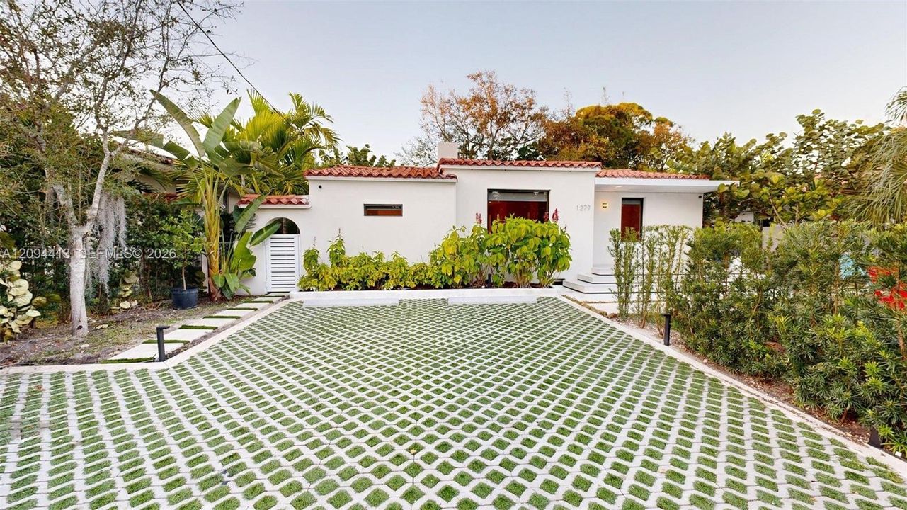 En Renta: $8,500 (4 camas, 2 baños, 1466 Pies cuadrados)