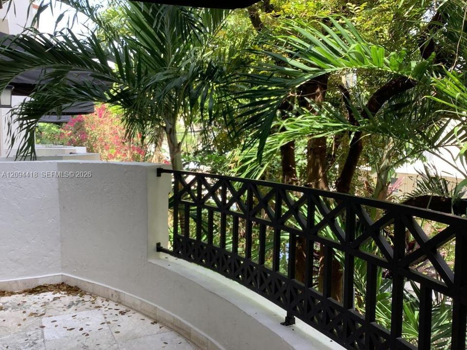 For Rent: $4,300 (2 beds, 2 baths, 1400 Square Feet)