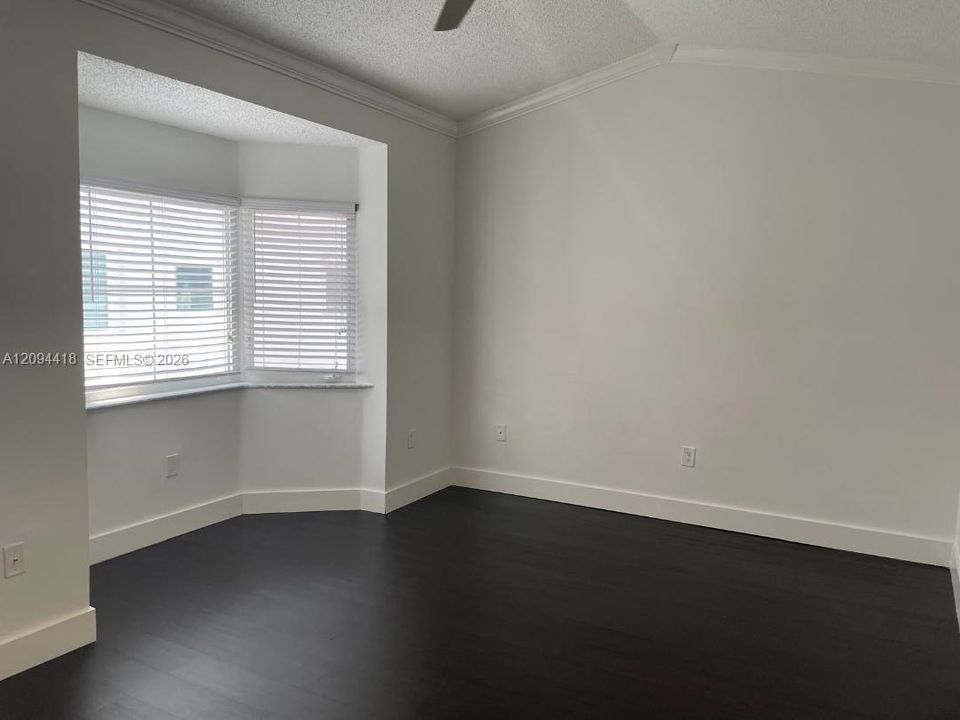 For Rent: $4,300 (2 beds, 2 baths, 1400 Square Feet)