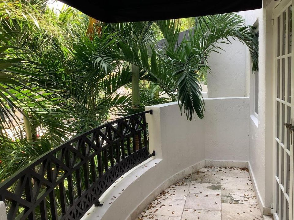 For Rent: $4,300 (2 beds, 2 baths, 1400 Square Feet)