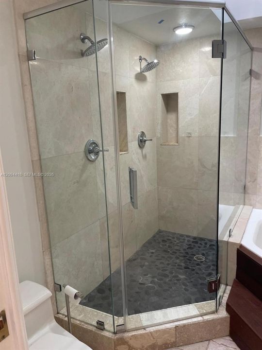 For Rent: $4,300 (2 beds, 2 baths, 1400 Square Feet)