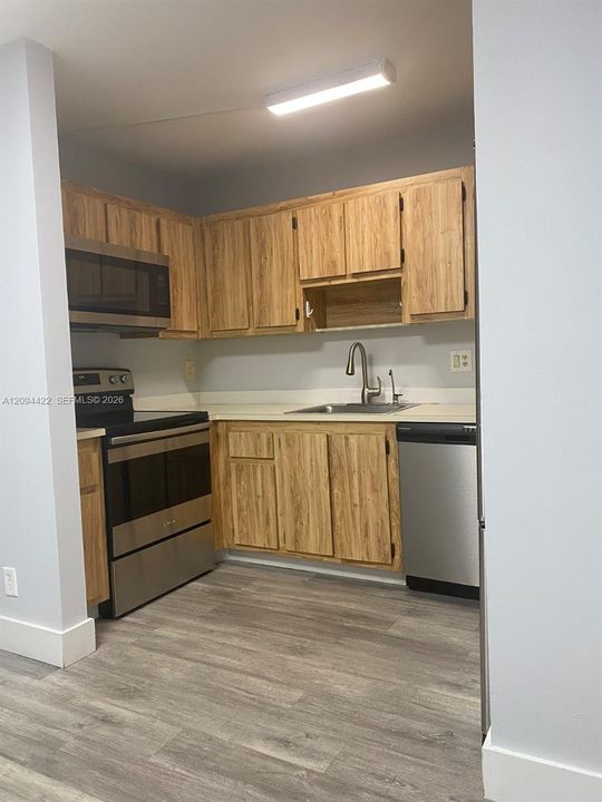 В аренду: $1,850 (2 спален, 2 ванн, 820 Квадратных фут)
